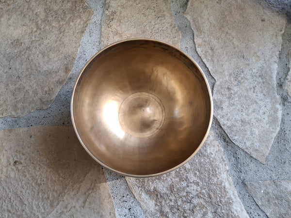 Bowl 836: 6.75" Vintage Himalayan Singing Bowl 169/199 HZ G3+24