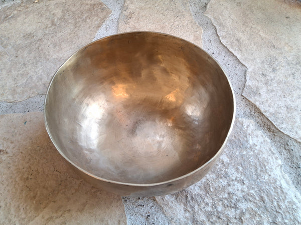 Bowl 828: 6.75" Antique Himalayan Singing Bowl 188 HZ F#3+28