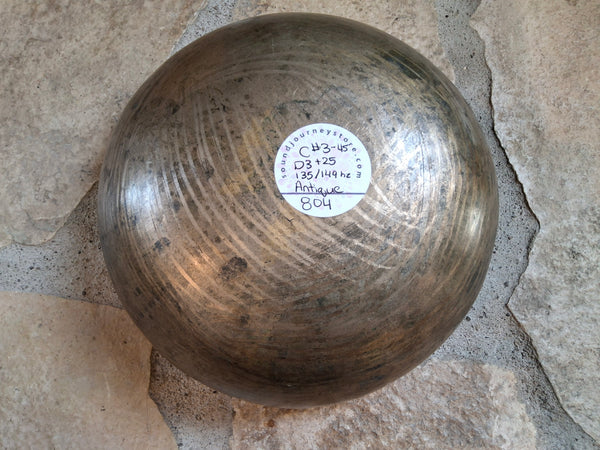 Bowl 804: 8" Antique Himalayan Singing Bowl 135/149 HZ C#3-45/D3+25