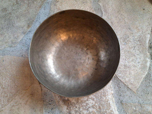 Bowl 814: 7.25" Antique Himalayan Singing Bowl 170 HZ F3-46