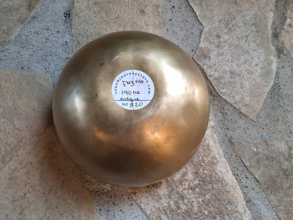 Bowl 830: 7" Vintage Himalayan Singing Bowl 190 HZ F#3+46