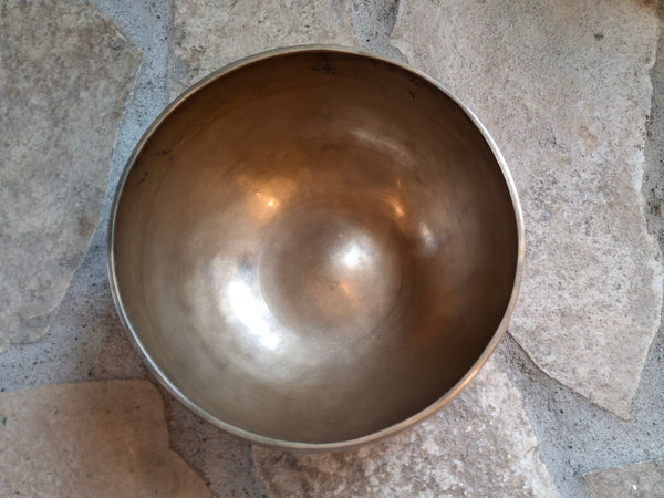 Bowl 838: 6.5" Vintage Himalayan Singing Bowl 208 HZ G#3+3