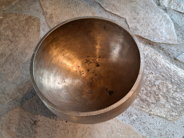 Bowl 901: 6.75" Antique Himalayan Singing Bowl 287/296 HZ D4-40/D4+14