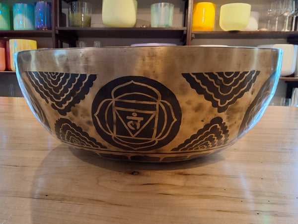 Bowl 751: 15.5" Thangka Art Work Himalayan Singing Bowl 73 HZ D2-10