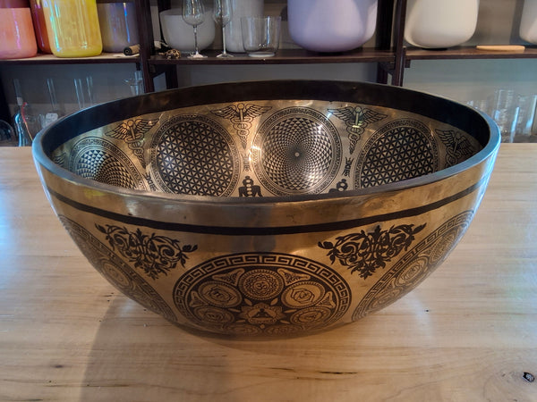 Bowl 929: 17" Thangka Art Work Himalayan Singing Bowl 70 HZ C2+18