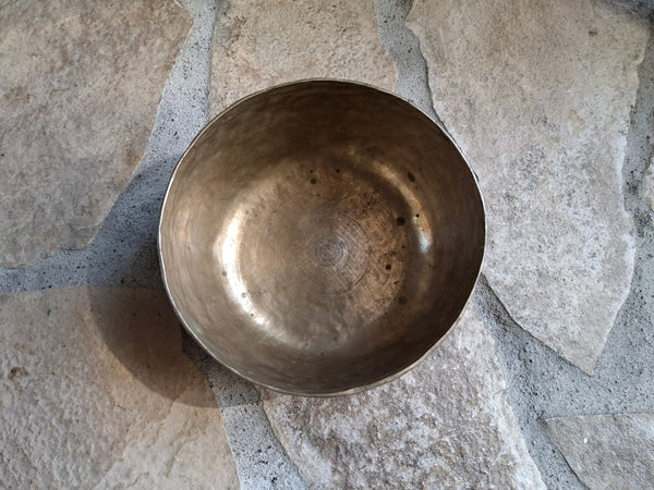 Bowl 860: 6.75" Antique Himalayan Singing Bowl 196 HZ G3
