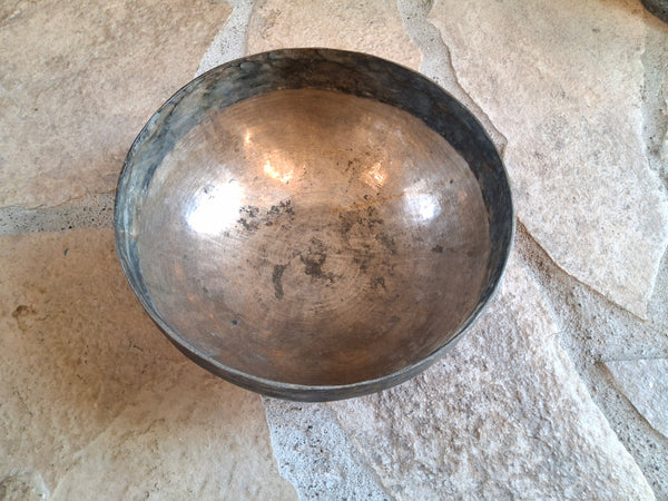 Bowl 829: 7.75" Antique Himalayan Singing Bowl 190 HZ F#3+46
